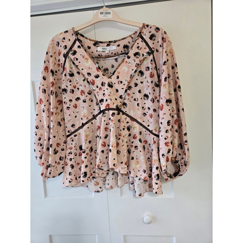 Hunter Bell New York Leopard Print Peplum Blouse V-Neck Lace Trim Pink M 19PFT5